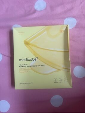 Medicube Kojic Acid Turmeric Brightening Gel Mask — Yellow